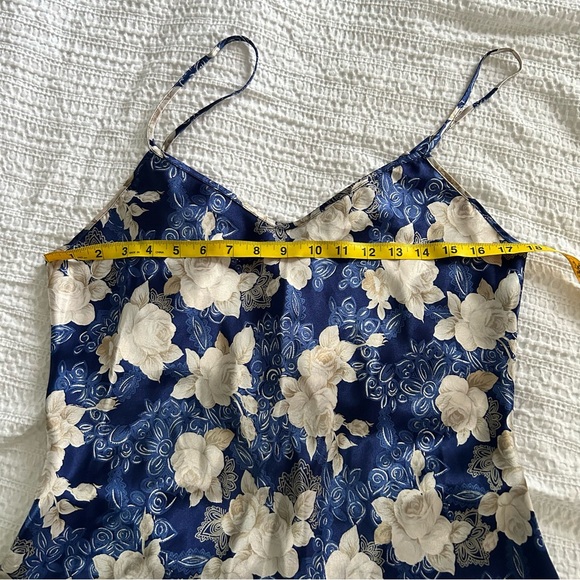 Adonna Medium Silky V-line Long Blue Dress with Roses - Picture 6 of 13